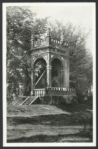 17375 Gezicht op de belvedère De Uilentoren (behorende bij het huis Lombok, Lomboklaan 35) te Leersum.